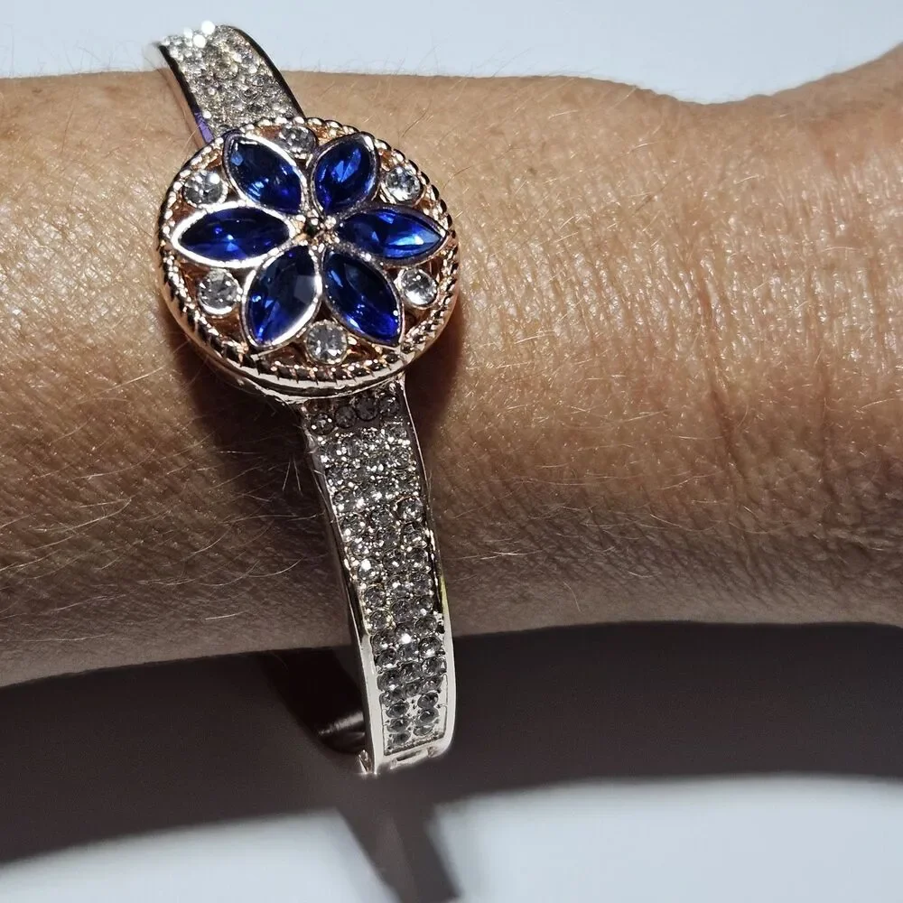 Rose Gold Snap Bracelet Blue And Clear Rhinestone Flower Approx 7